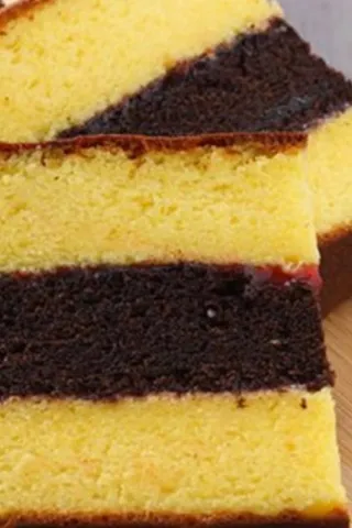 Lapis Surabaya (20x20 cm)